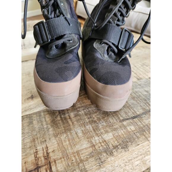 Steve Madden Womens Sz 6.5M Nayra Platform Camo Lug Sole Lace Up Ankle Boots - Picture 5 of 11